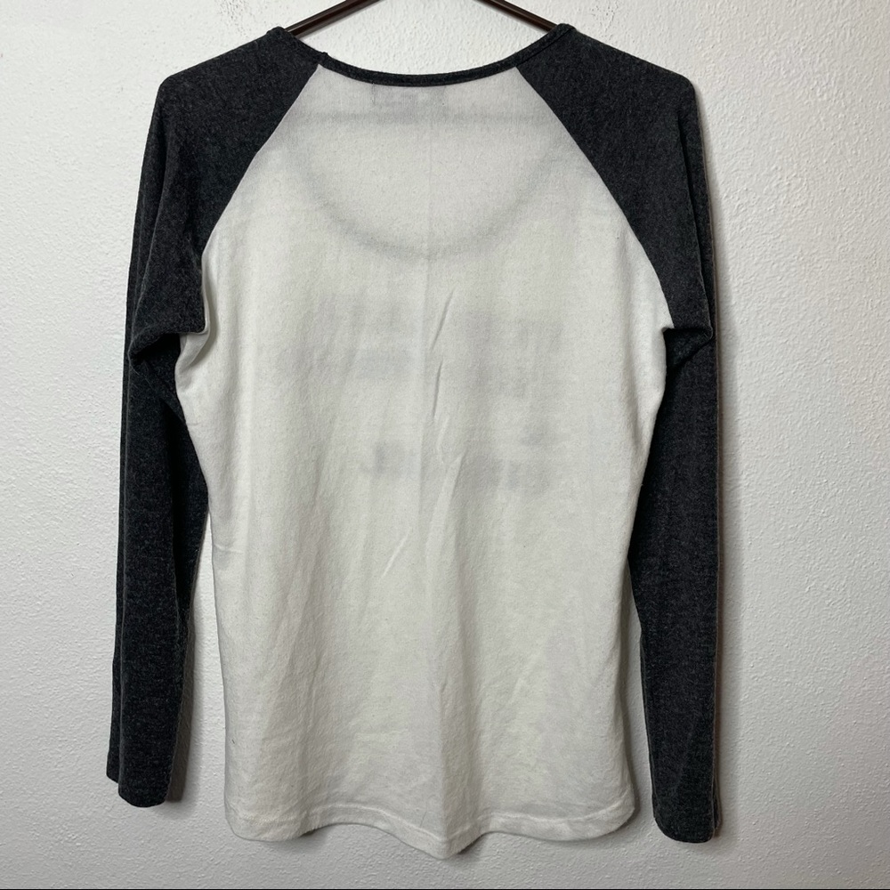 Gray Sak's Fifth Avenue Cupcakes Champagne & Chanel Shirt Small - Picture 4 of 9